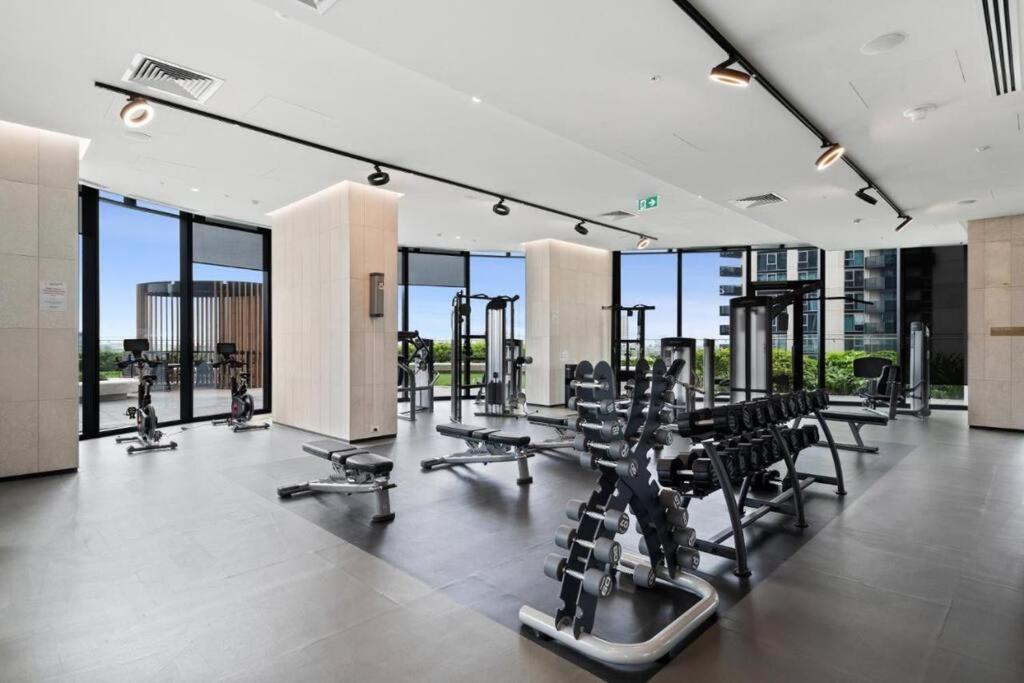 Luxury 3 Bed 2 Bath + Car Park At Melbourne Square — Photos 1